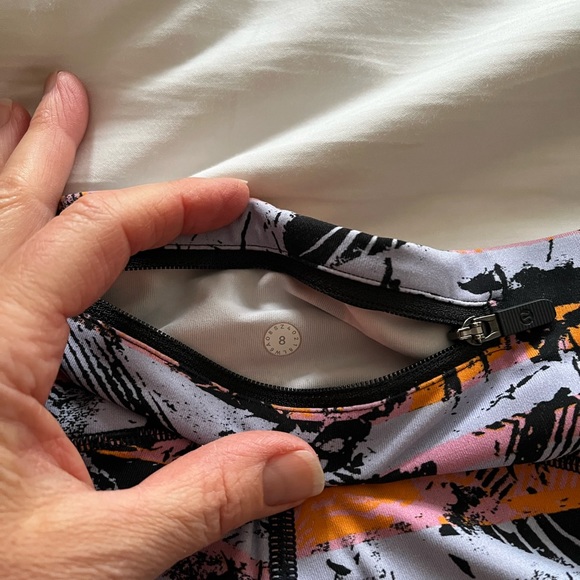 Lululemon crop compression leggings - Picture 3 of 5